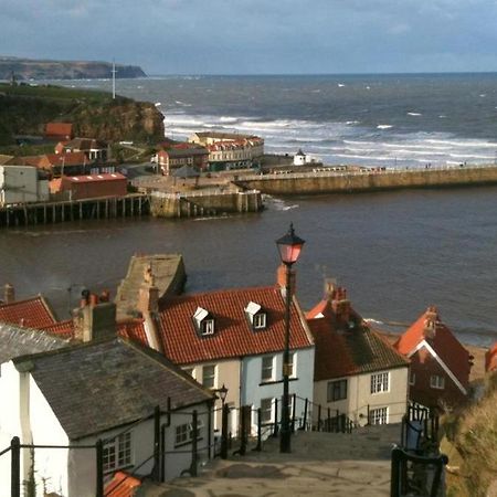Bijou Romantic Retreat, Whitby Centre Esterno foto