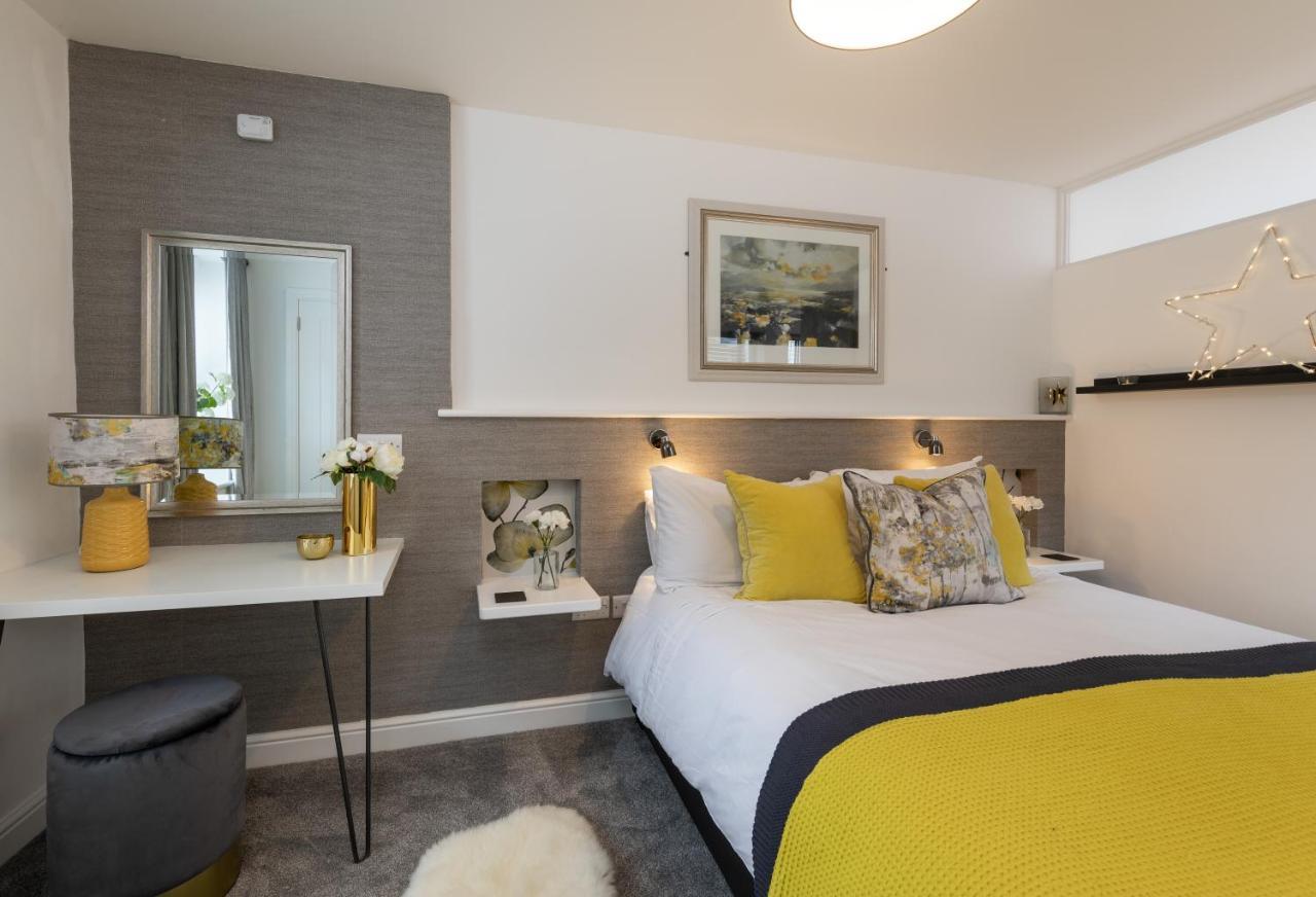 Bijou Romantic Retreat, Whitby Centre Esterno foto