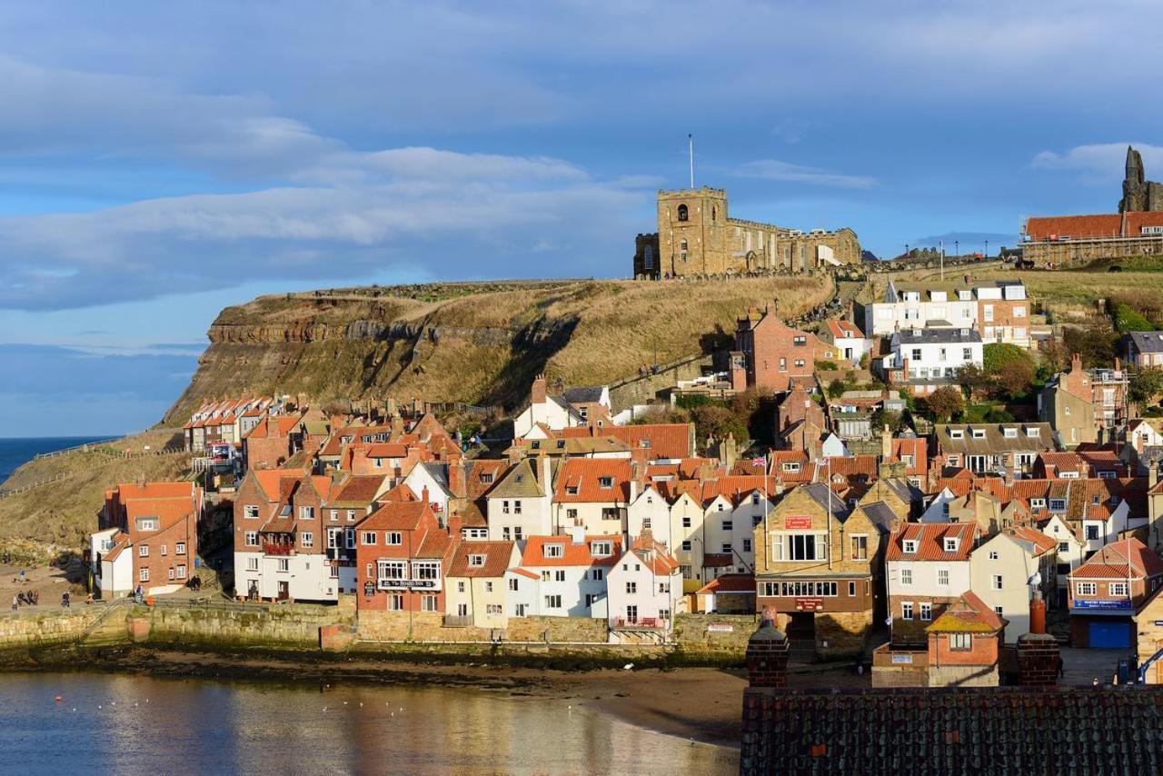 Bijou Romantic Retreat, Whitby Centre Esterno foto